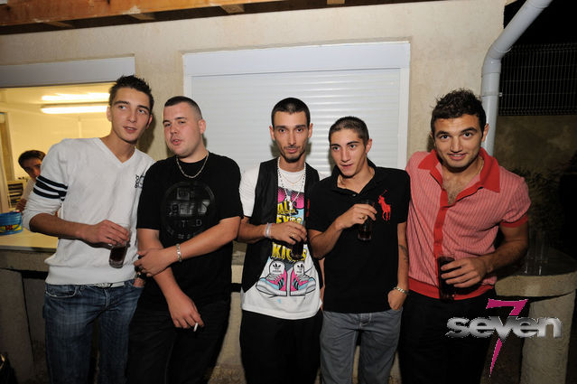 Cliquer pour voir l'image en taille réelle