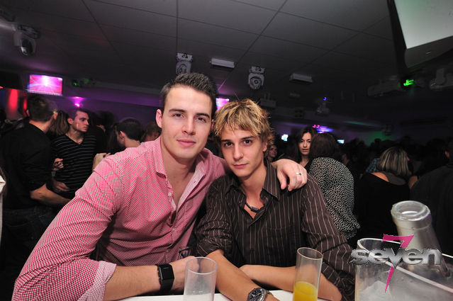 Cliquer pour voir l'image en taille réelle