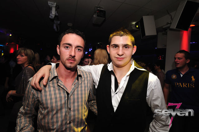 Cliquer pour voir l'image en taille réelle