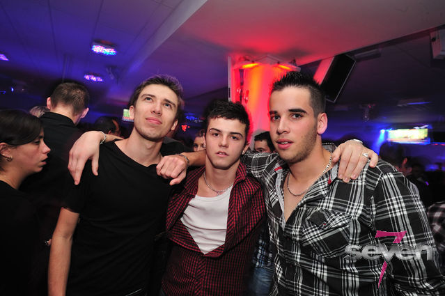 Cliquer pour voir l'image en taille réelle