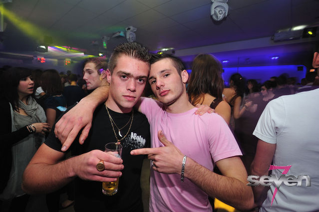 Cliquer pour voir l'image en taille réelle