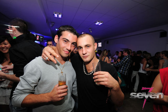 Cliquer pour voir l'image en taille réelle