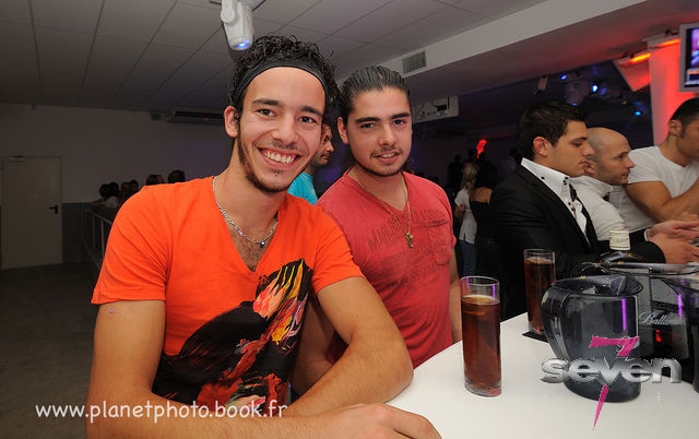 Cliquer pour voir l'image en taille réelle