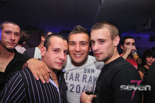 Cliquer pour voir l'image en taille réelle