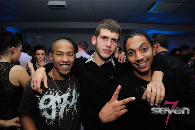 Cliquer pour voir l'image en taille réelle