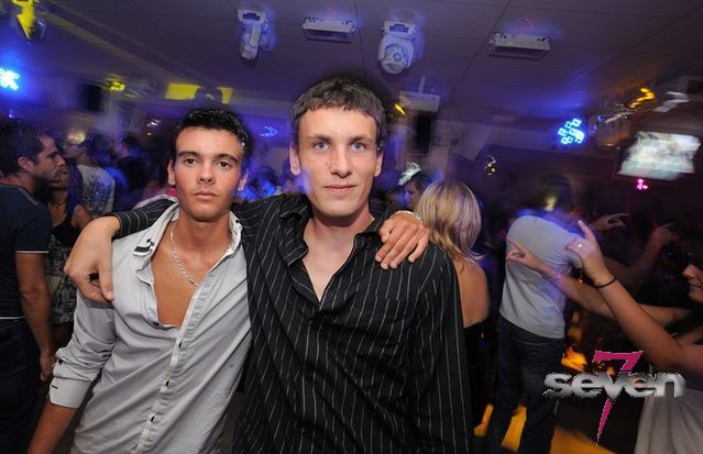 Cliquer pour voir l'image en taille réelle