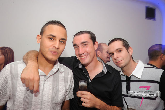 Cliquer pour voir l'image en taille réelle