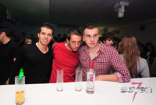 Cliquer pour voir l'image en taille réelle