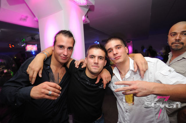 Cliquer pour voir l'image en taille réelle