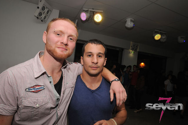 Cliquer pour voir l'image en taille réelle