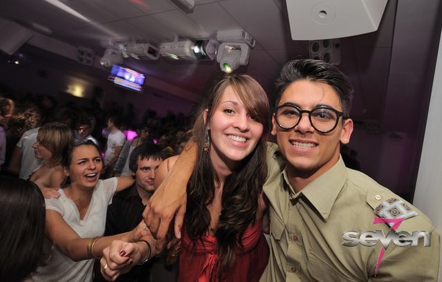 Cliquer pour voir l'image en taille réelle