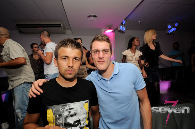 Cliquer pour voir l'image en taille réelle