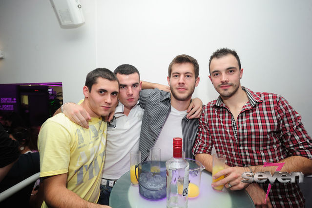 Cliquer pour voir l'image en taille réelle