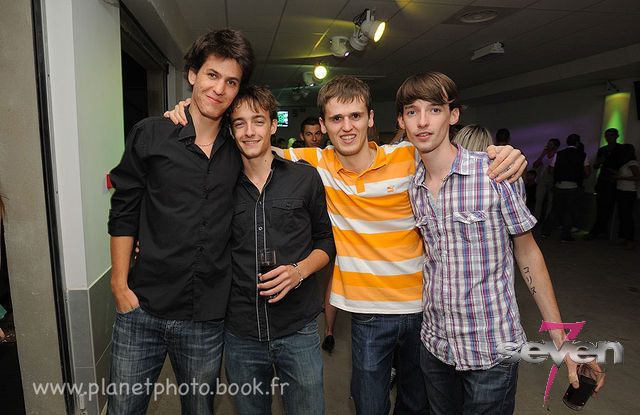 Cliquer pour voir l'image en taille réelle