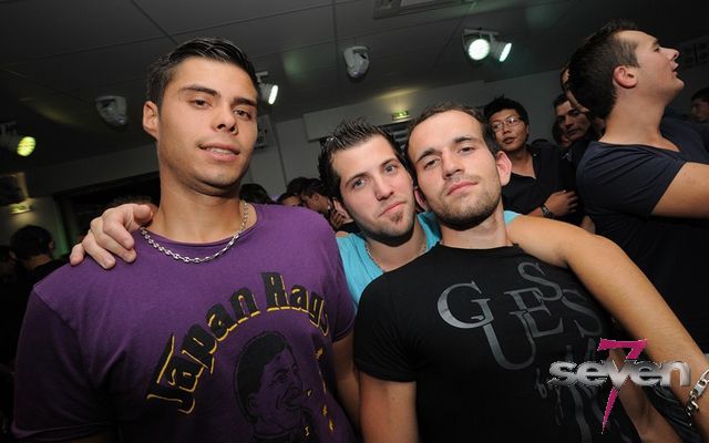 Cliquer pour voir l'image en taille réelle