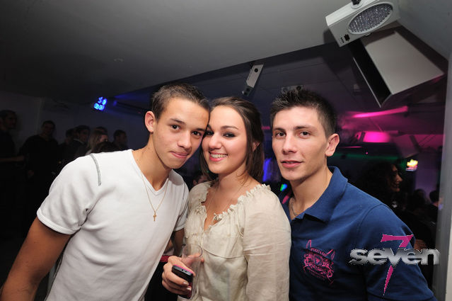 Cliquer pour voir l'image en taille réelle