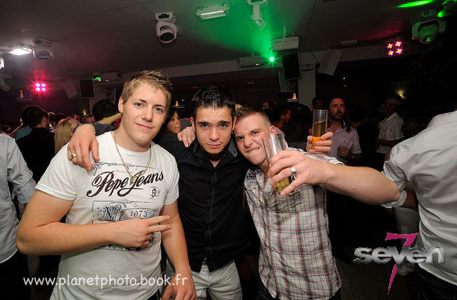 Cliquer pour voir l'image en taille réelle