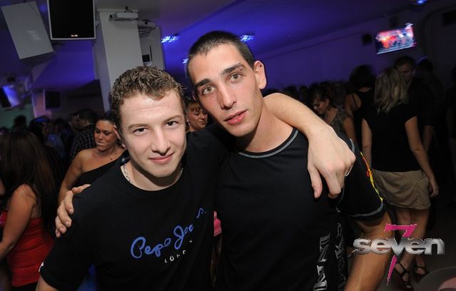 Cliquer pour voir l'image en taille réelle