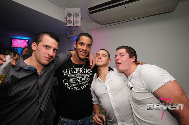 Cliquer pour voir l'image en taille réelle