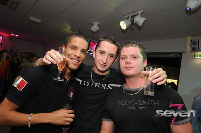 Cliquer pour voir l'image en taille réelle