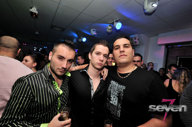 Cliquer pour voir l'image en taille réelle