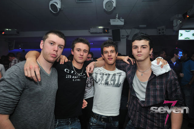 Cliquer pour voir l'image en taille réelle