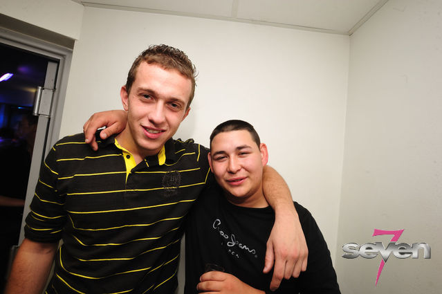 Cliquer pour voir l'image en taille réelle