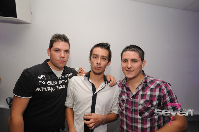 Cliquer pour voir l'image en taille réelle