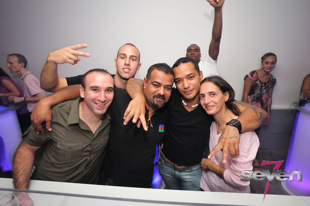 Cliquer pour voir l'image en taille réelle