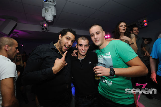 Cliquer pour voir l'image en taille réelle