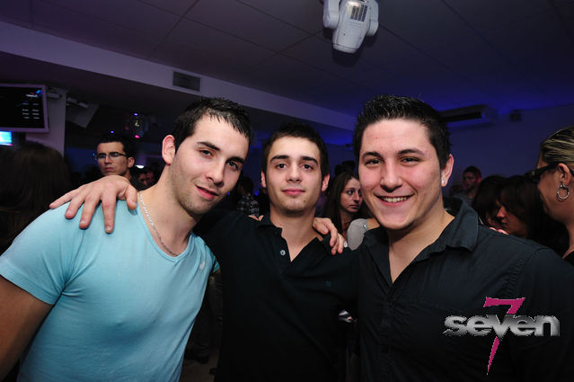 Cliquer pour voir l'image en taille réelle