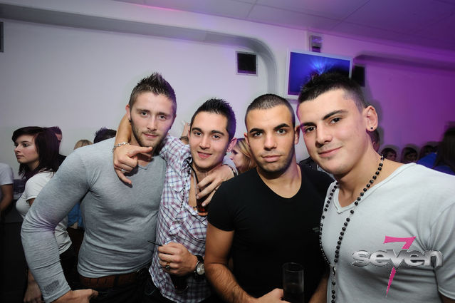 Cliquer pour voir l'image en taille réelle