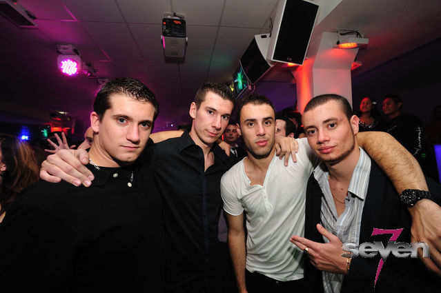 Cliquer pour voir l'image en taille réelle