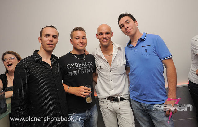 Cliquer pour voir l'image en taille réelle