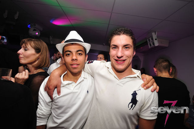 Cliquer pour voir l'image en taille réelle