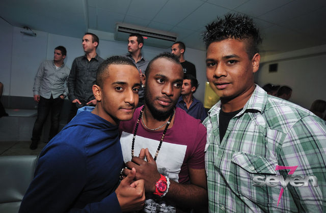 Cliquer pour voir l'image en taille réelle