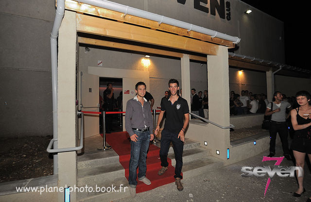 Cliquer pour voir l'image en taille réelle