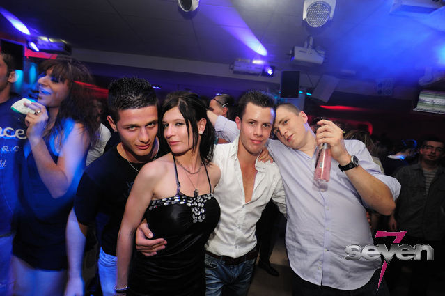 Cliquer pour voir l'image en taille réelle