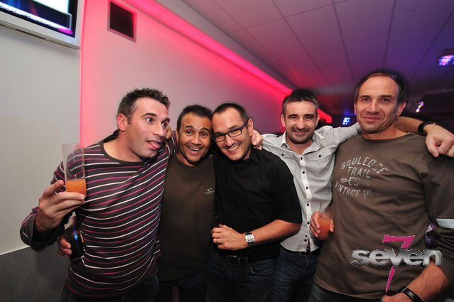 Cliquer pour voir l'image en taille réelle