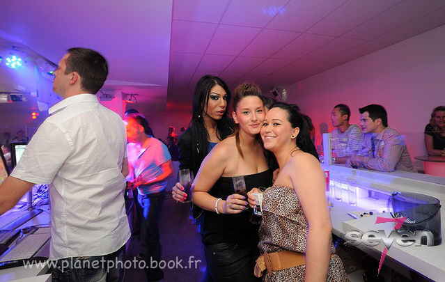 Cliquer pour voir l'image en taille réelle