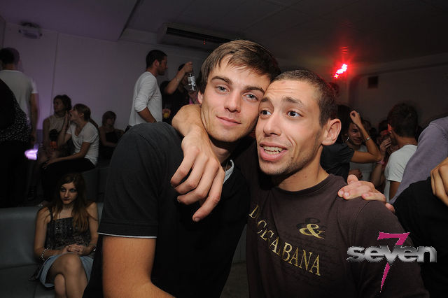 Cliquer pour voir l'image en taille réelle