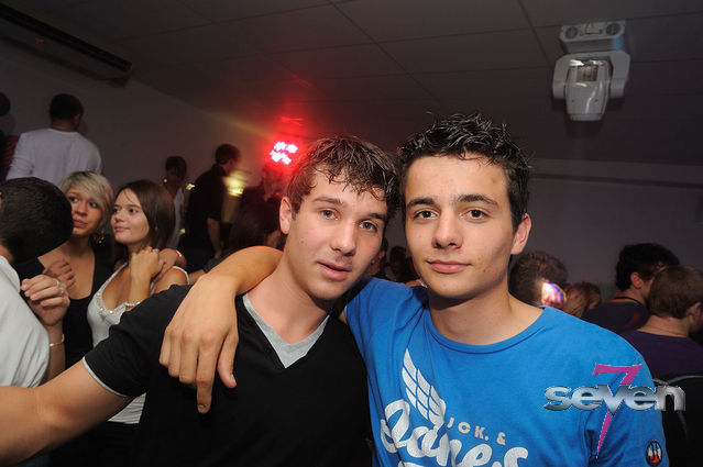 Cliquer pour voir l'image en taille réelle