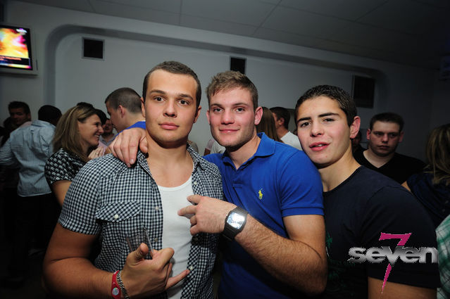 Cliquer pour voir l'image en taille réelle