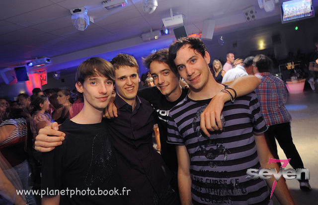 Cliquer pour voir l'image en taille réelle