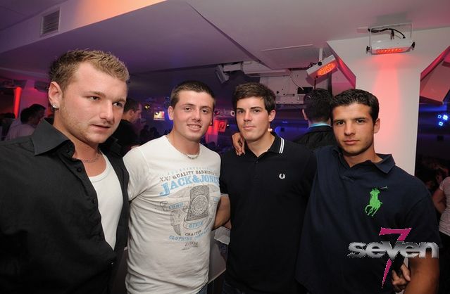 Cliquer pour voir l'image en taille réelle