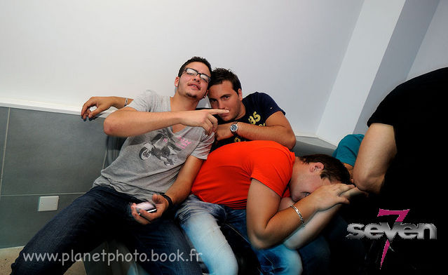 Cliquer pour voir l'image en taille réelle