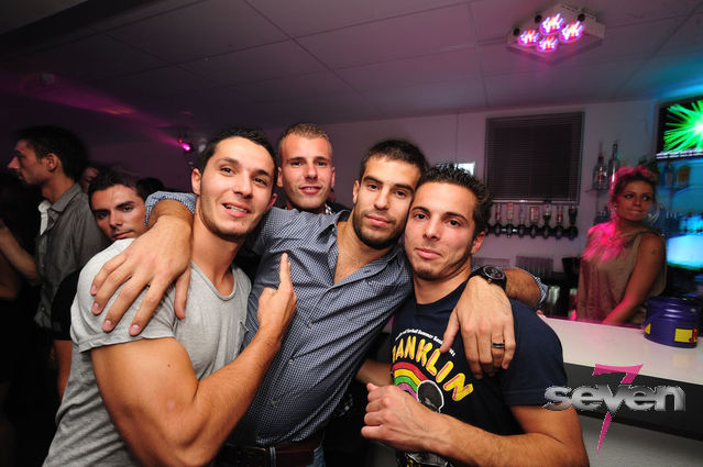 Cliquer pour voir l'image en taille réelle