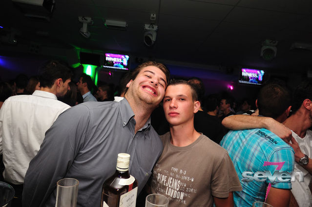 Cliquer pour voir l'image en taille réelle