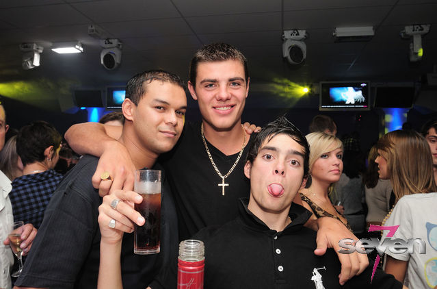 Cliquer pour voir l'image en taille réelle