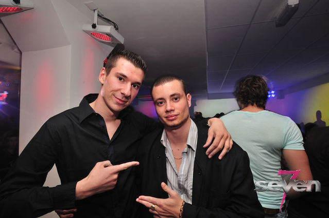 Cliquer pour voir l'image en taille réelle